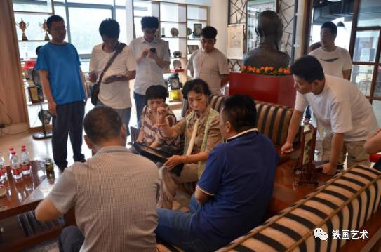 走进国家铁画传人储金霞大师1